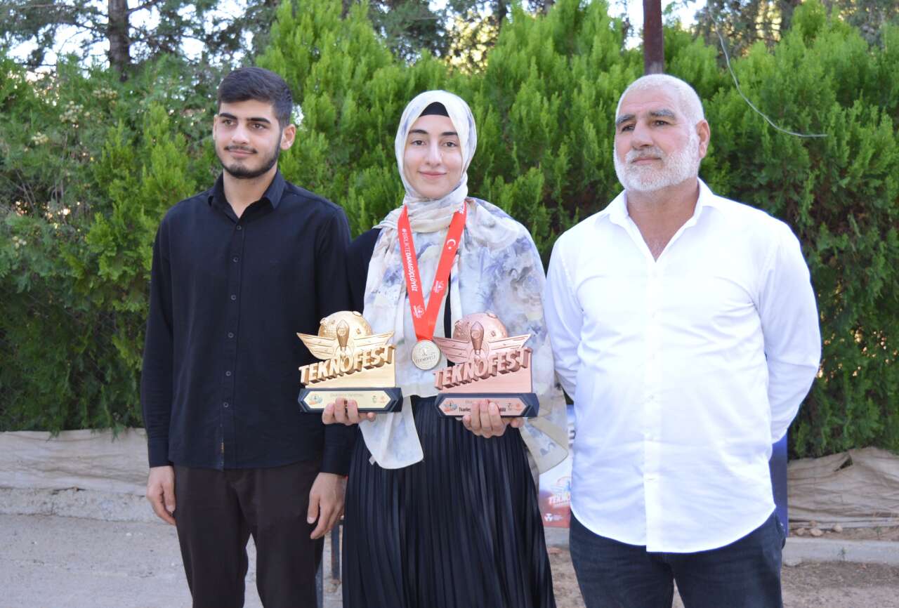 Konya’dan TEKNOFEST şampiyonluğuna! Ödülünü Cumhurbaşkanı Erdoğan’dan aldı 8